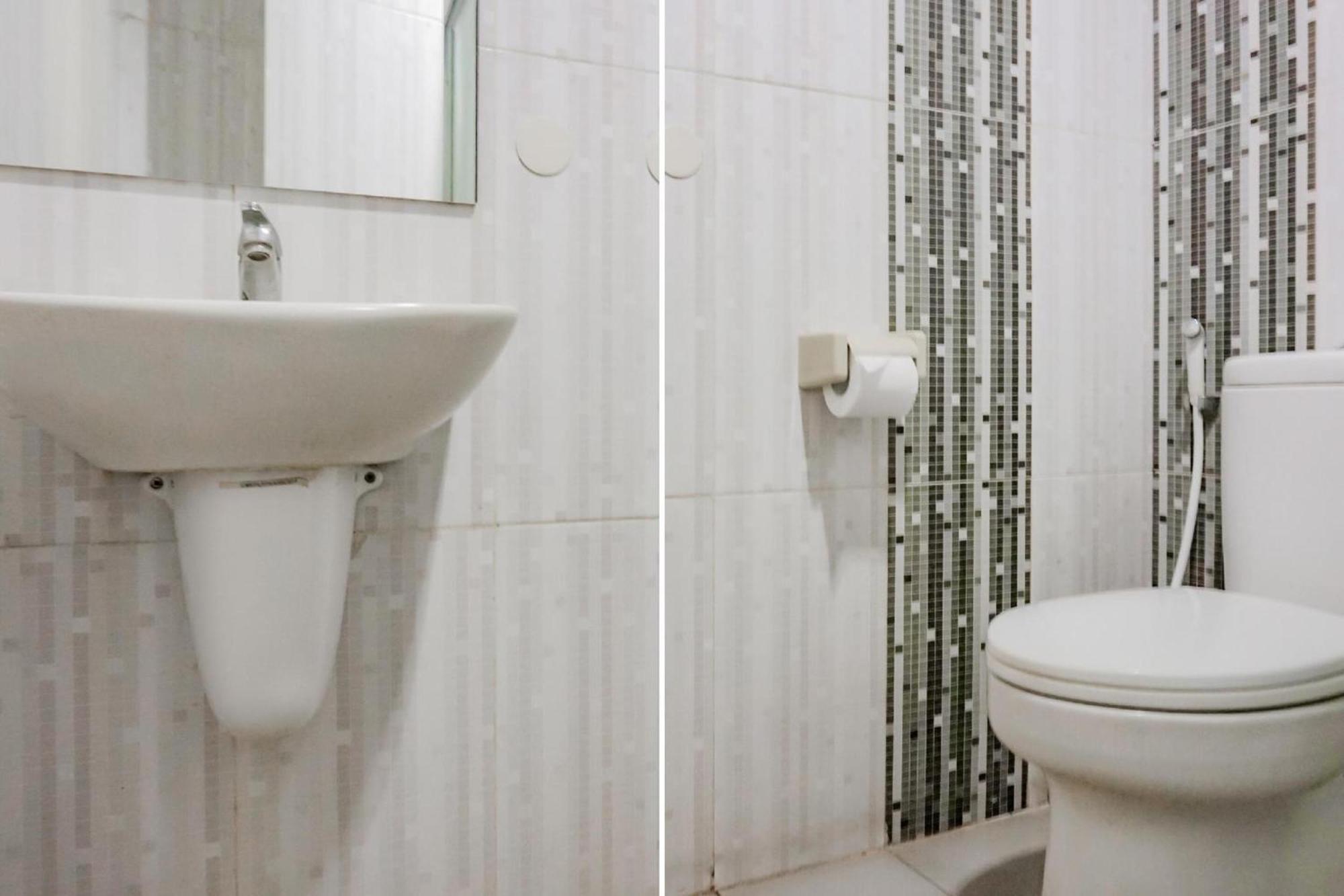 Collection O Hotel Antara Jakarta Exterior photo