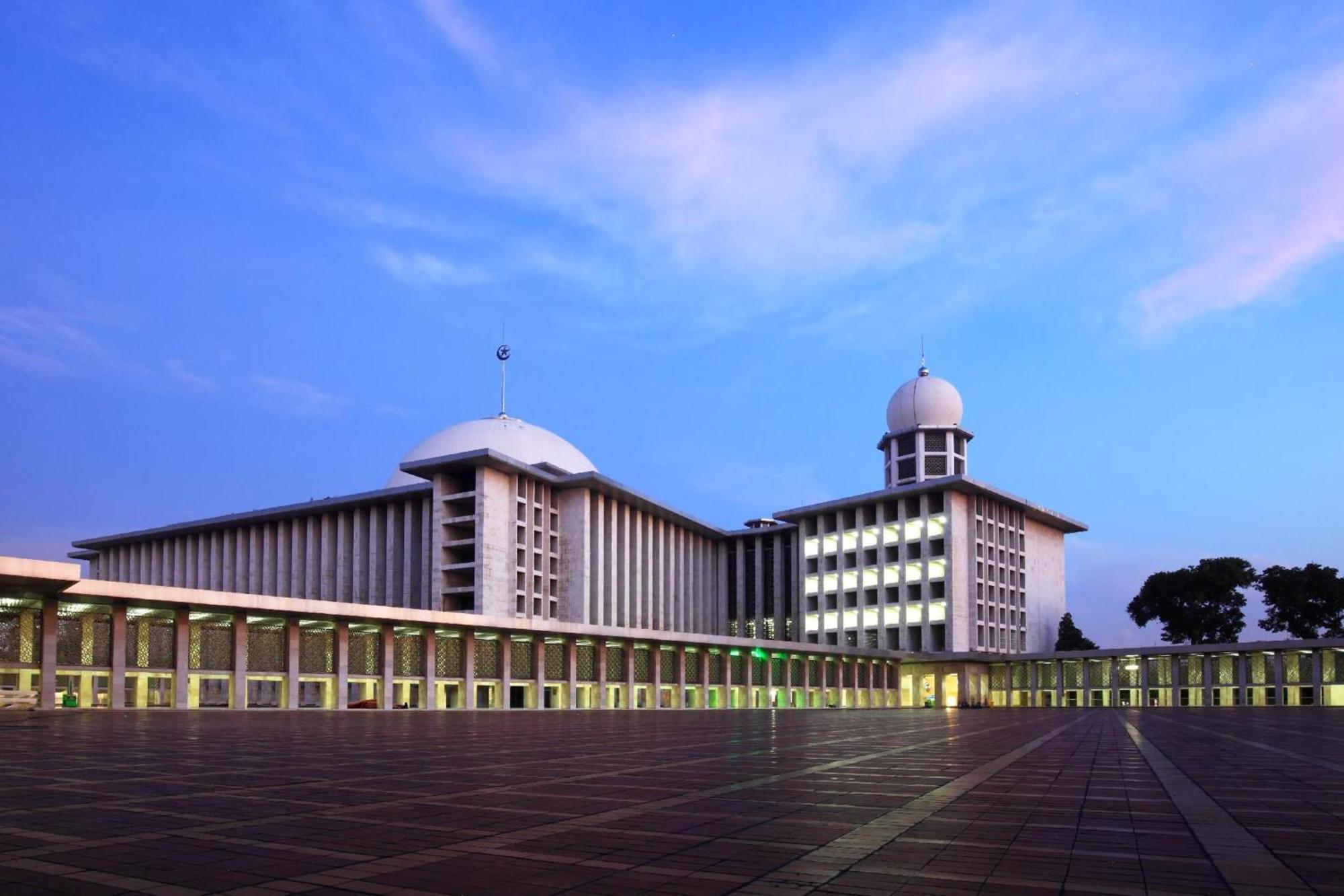 Collection O Hotel Antara Jakarta Exterior photo