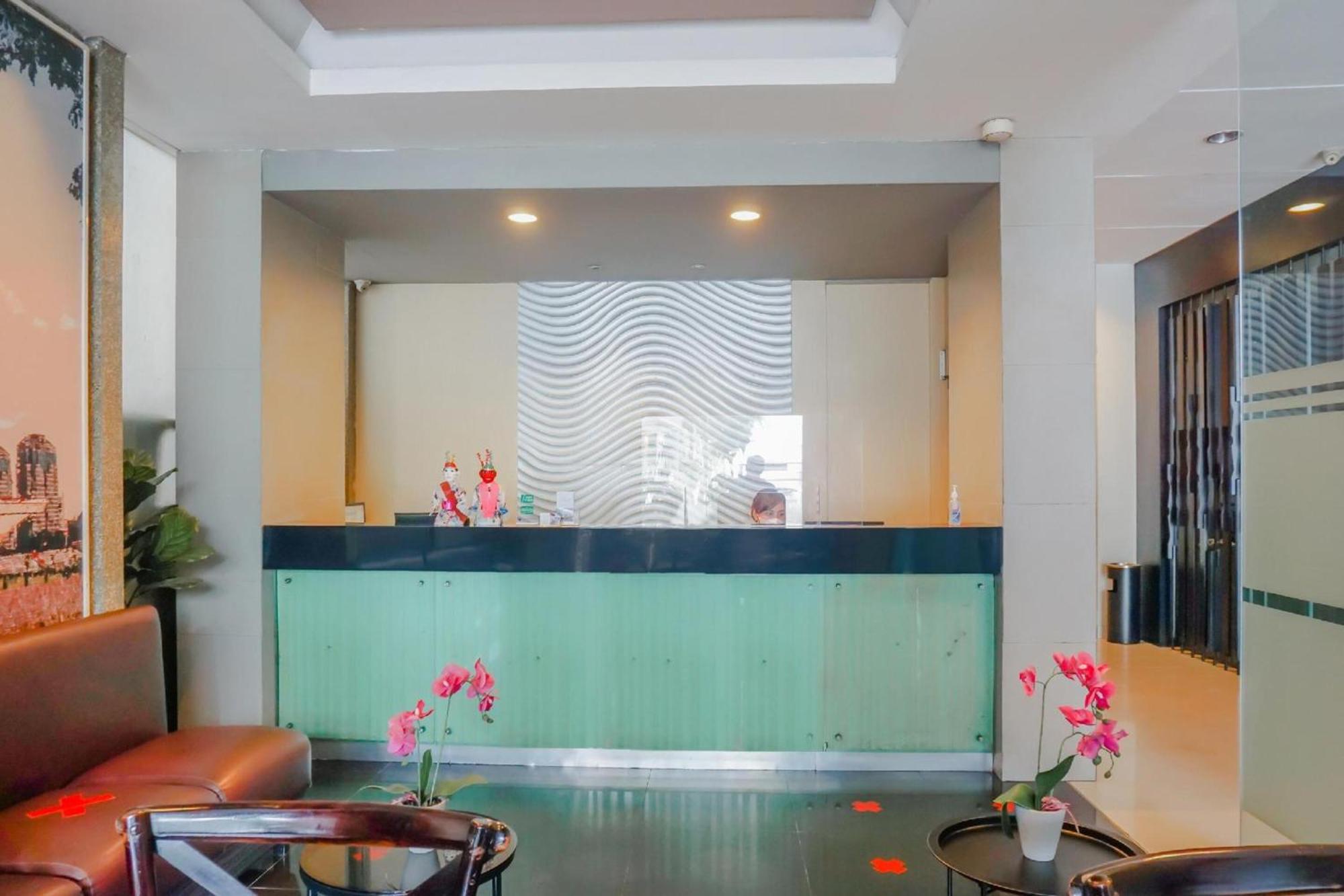 Collection O Hotel Antara Jakarta Exterior photo