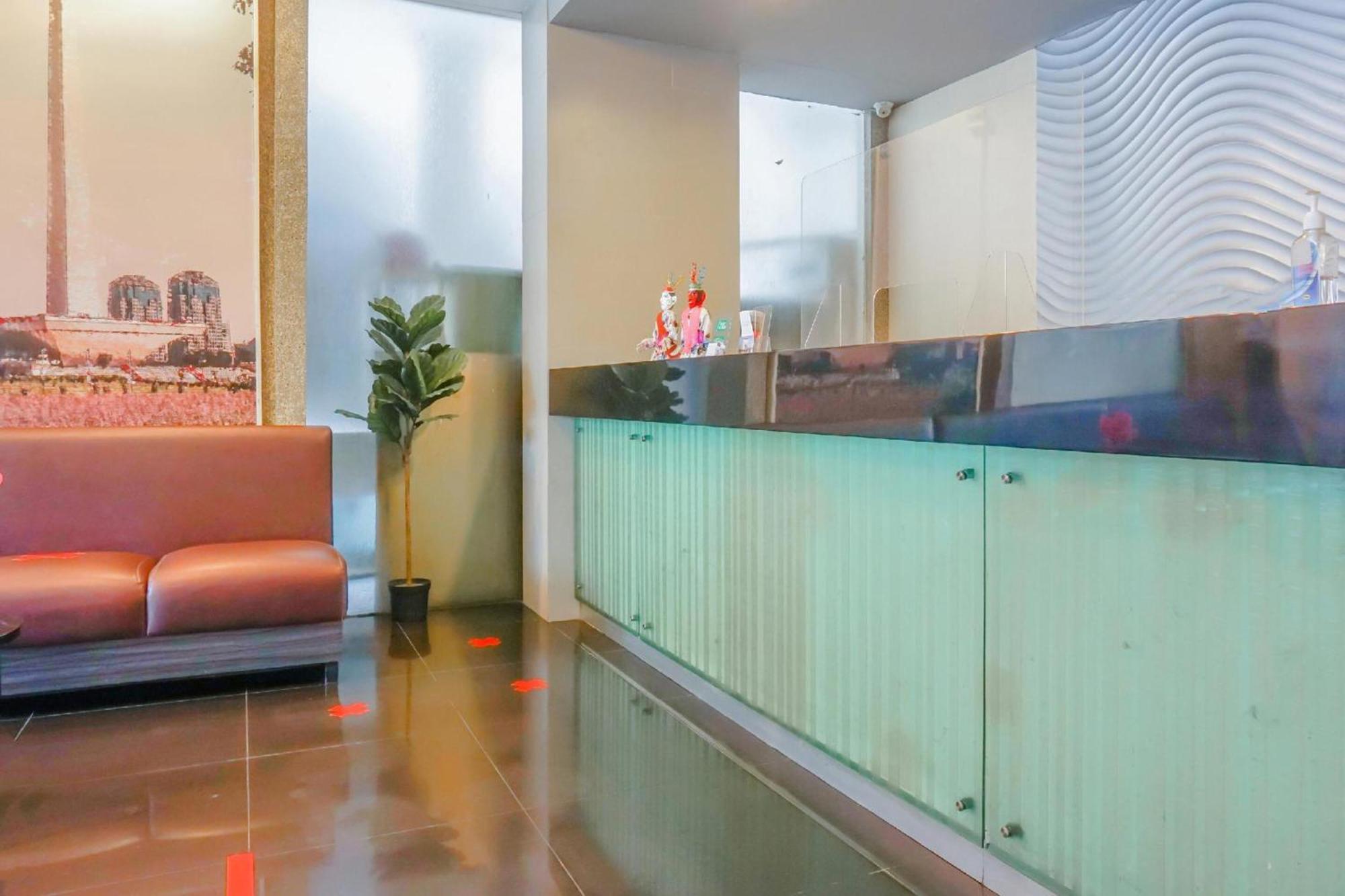 Collection O Hotel Antara Jakarta Exterior photo